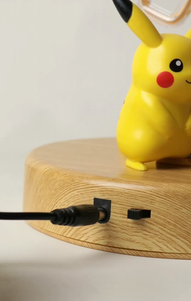 Pikachu Lamp & Oplader | Verlicht Je Kamer en Hou Je Smartphone Opgeladen!