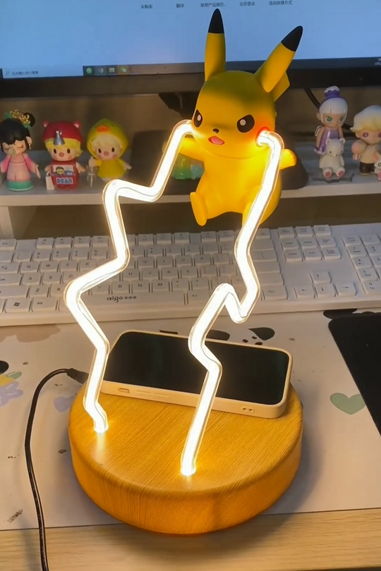 Pikachu Lamp & Oplader | Verlicht Je Kamer en Hou Je Smartphone Opgeladen!